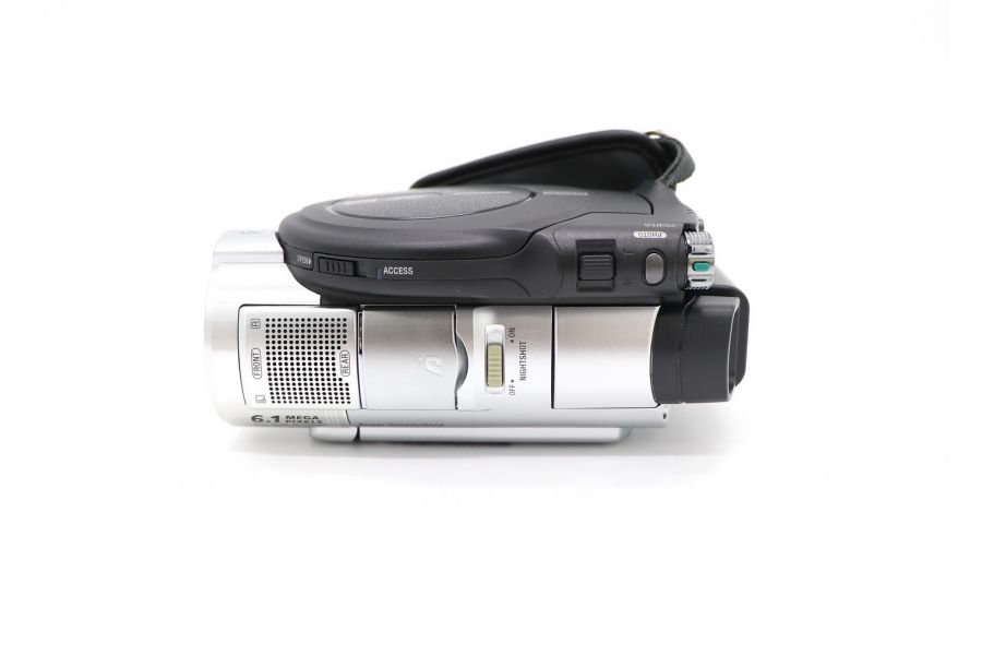 С сенсорной панелью видеокамера Sony DCR-DVD508E