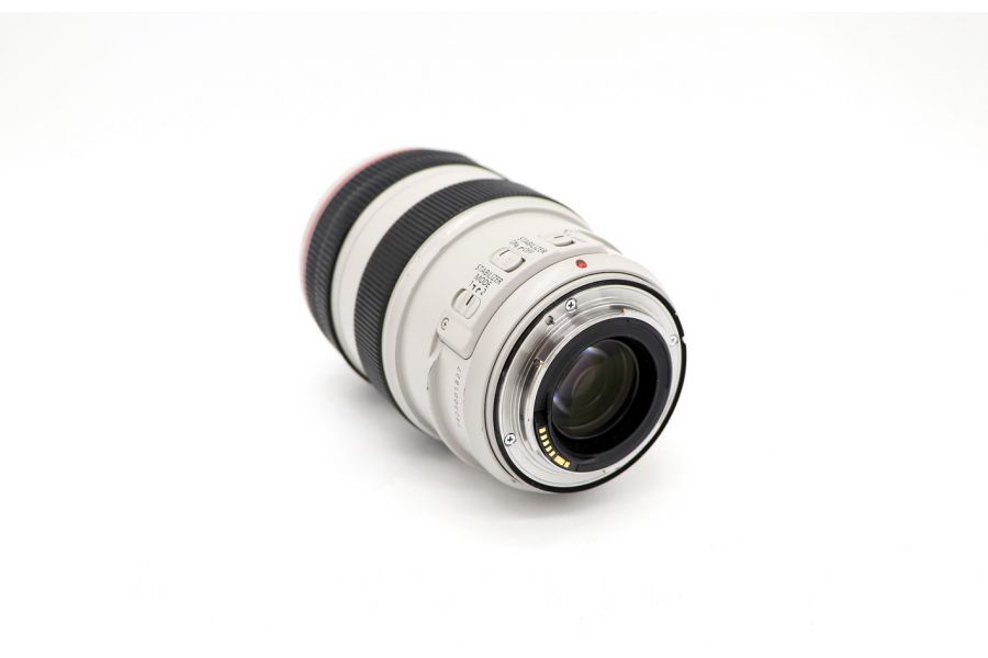 Canon EF 70-300mm f/4-5.6L IS USM в упаковке
