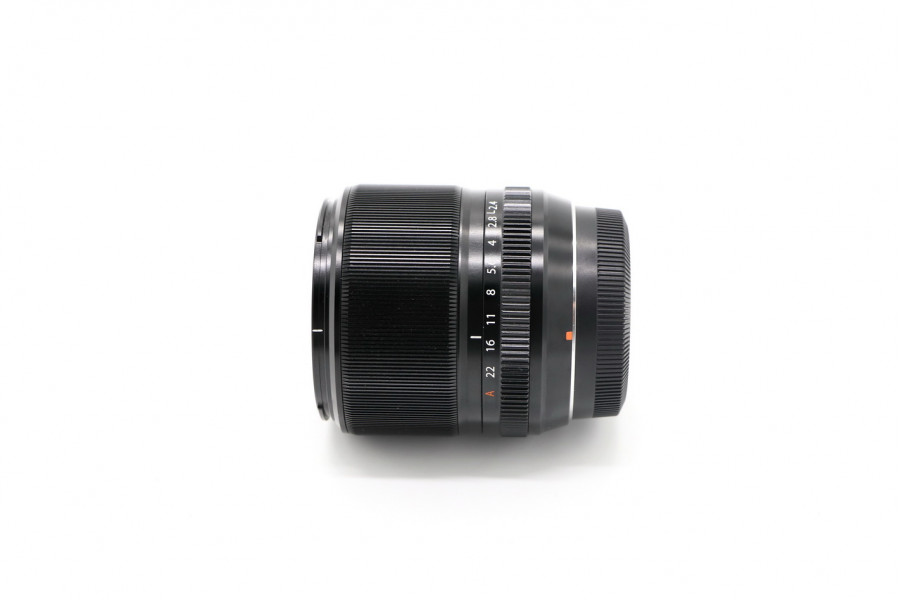 Fujifilm XF 60mm f/2.4 R Macro в упаковке