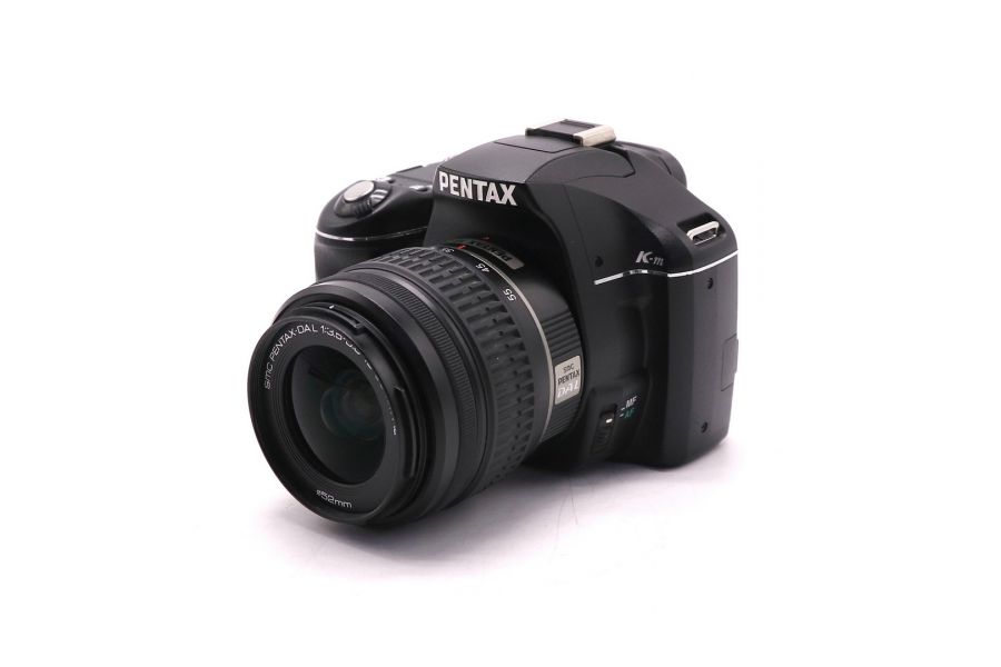 Фотоаппарат Pentax K-m kit (пробег 8440 кадров)