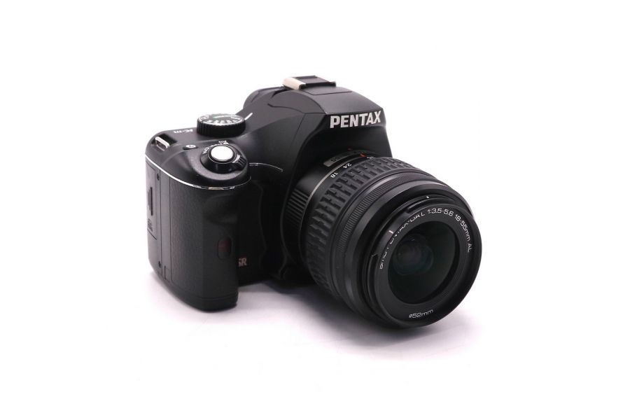 Фотоаппарат Pentax K-m kit (пробег 8440 кадров)
