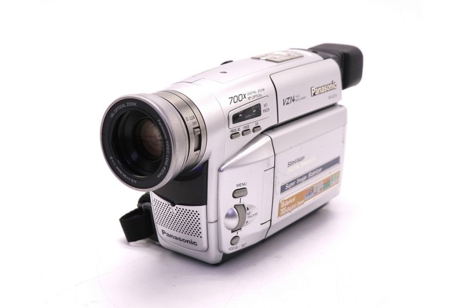 Видеокамера аналоговая Panasonic NV-VZ14EN