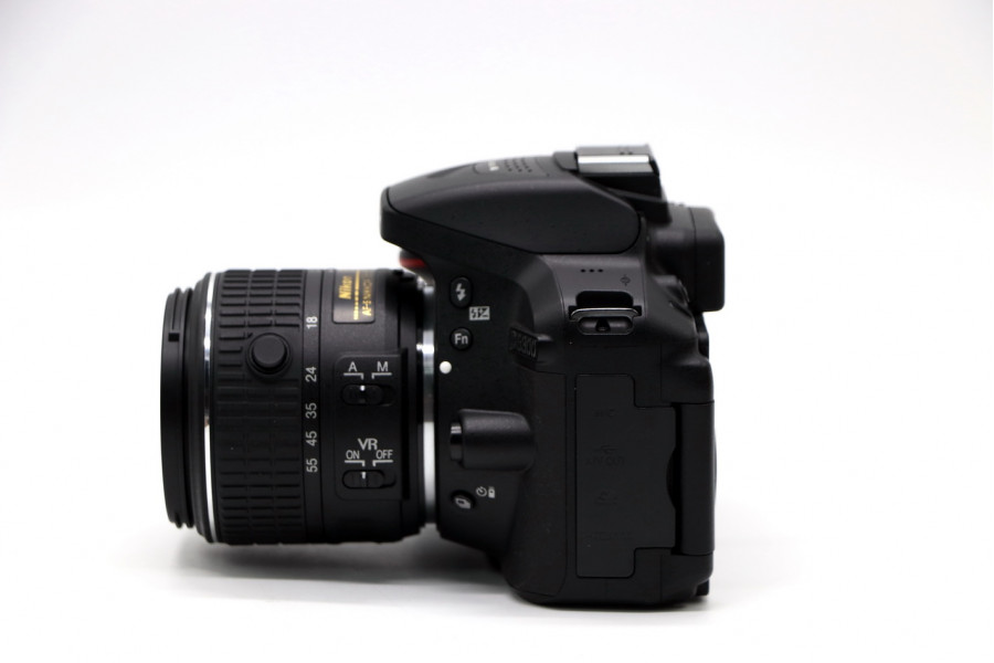 Nikon D5300 kit в упаковке (пробег 4665 кадров)