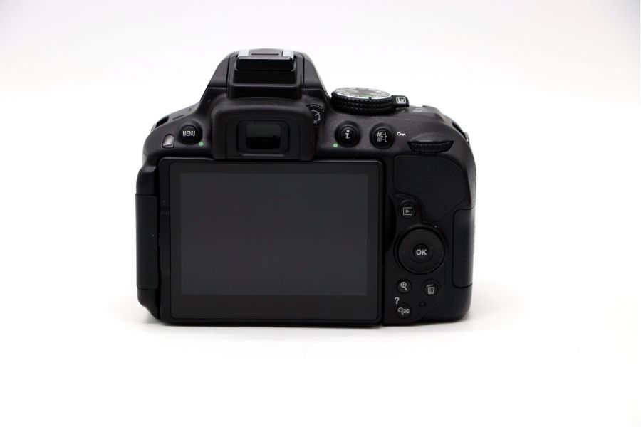 Nikon D5300 kit в упаковке (пробег 4665 кадров)