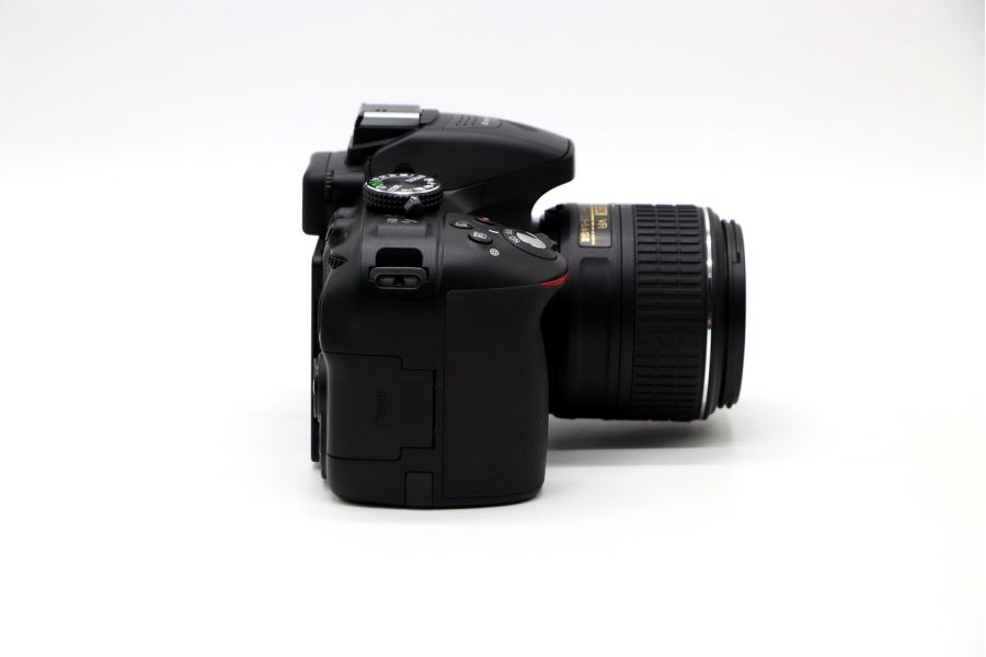 Nikon D5300 kit в упаковке (пробег 4665 кадров)