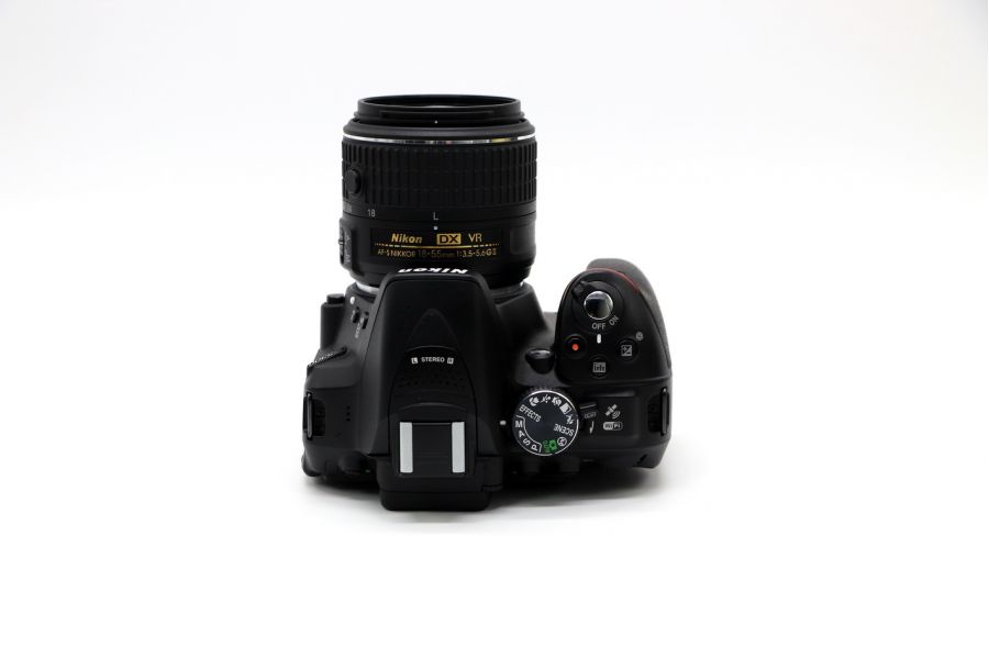 Nikon D5300 kit в упаковке (пробег 4665 кадров)