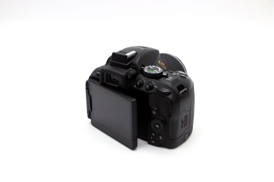 Nikon D5300 kit в упаковке (пробег 4665 кадров)