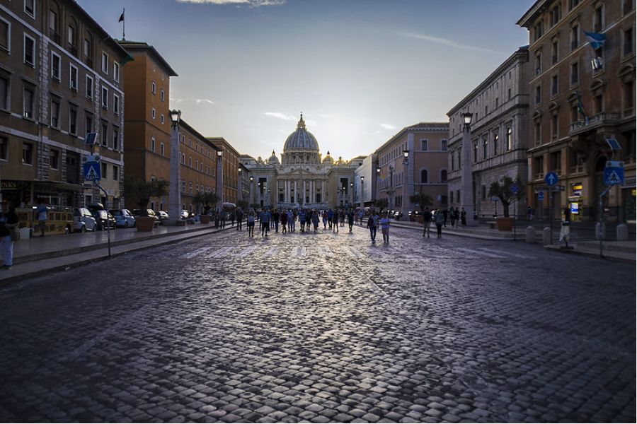 Объектив Sony 18-200mm f/3.5-6.3 E PZ (SELP18200)