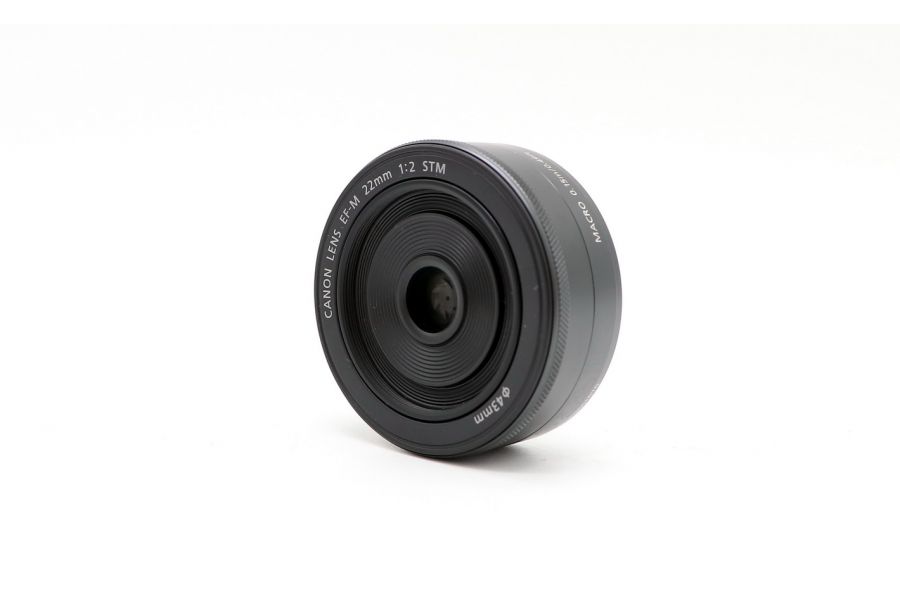 Широкоугольный объектив Canon EF-M 22mm f/2 STM