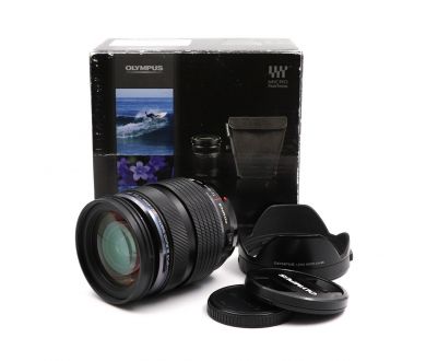 Зум-объектив Olympus M.Zuiko Digital 12-40mm f/2.8 PRO в упаковке