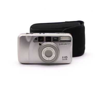 Компактная пленочная камера Minolta 110 Zoom