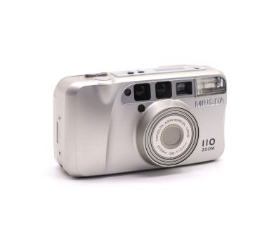 Компактная пленочная камера Minolta 110 Zoom
