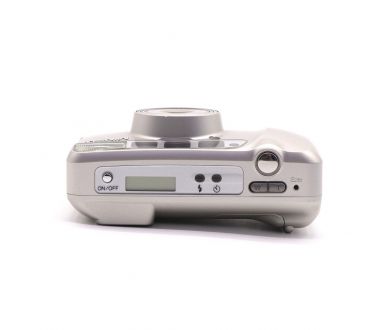 Компактная пленочная камера Minolta 110 Zoom