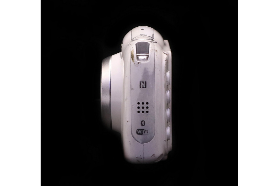 Компактная камера Nikon Coolpix W100 в упаковке