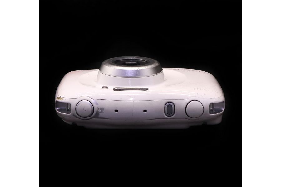 Компактная камера Nikon Coolpix W100 в упаковке