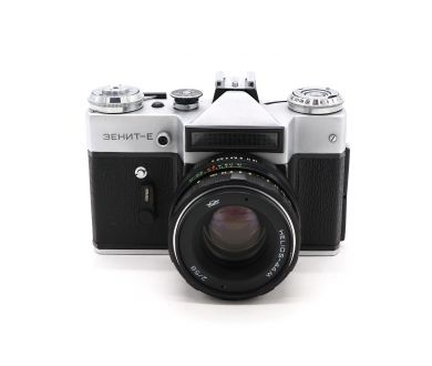 Зенит Е + Гелиос-44М зеркальный фотоаппарат