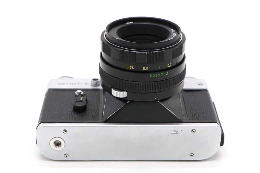 Зенит Е + Гелиос-44М зеркальный фотоаппарат