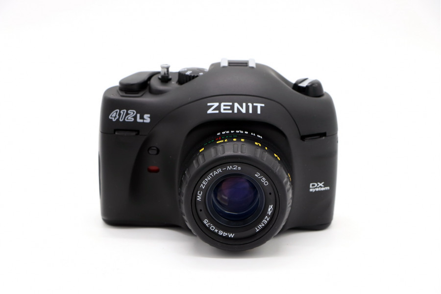 Плёночный зеркальный фотоаппарат Зенит 412 LS kit