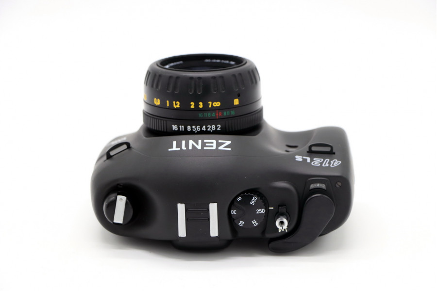 Плёночный зеркальный фотоаппарат Зенит 412 LS kit