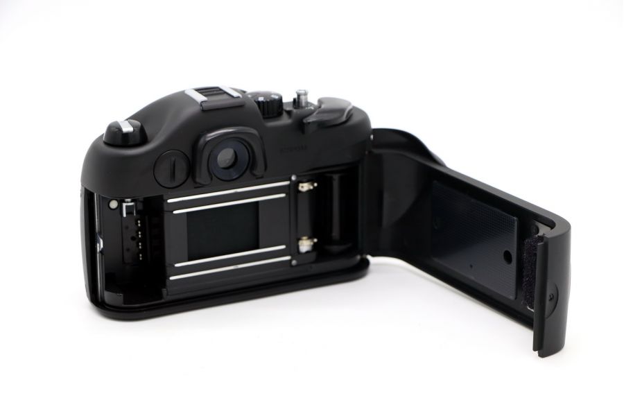 Плёночный зеркальный фотоаппарат Зенит 412 LS kit