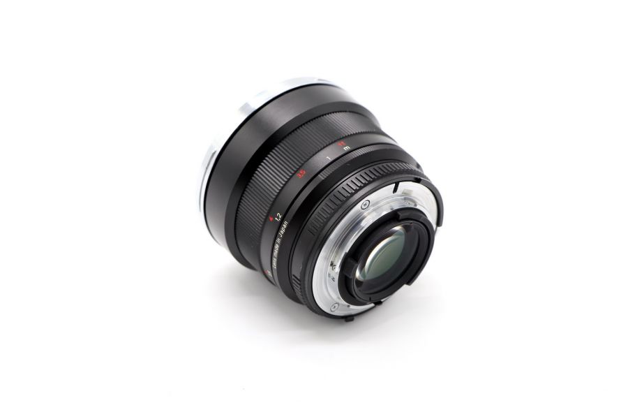 Planar 1,4/85 ZF  T* Carl Zeiss для Nikon F