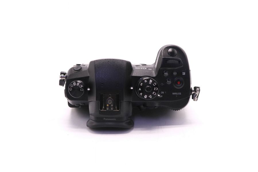 Panasonic Lumix GH5 body (пробег 8165 кадров)