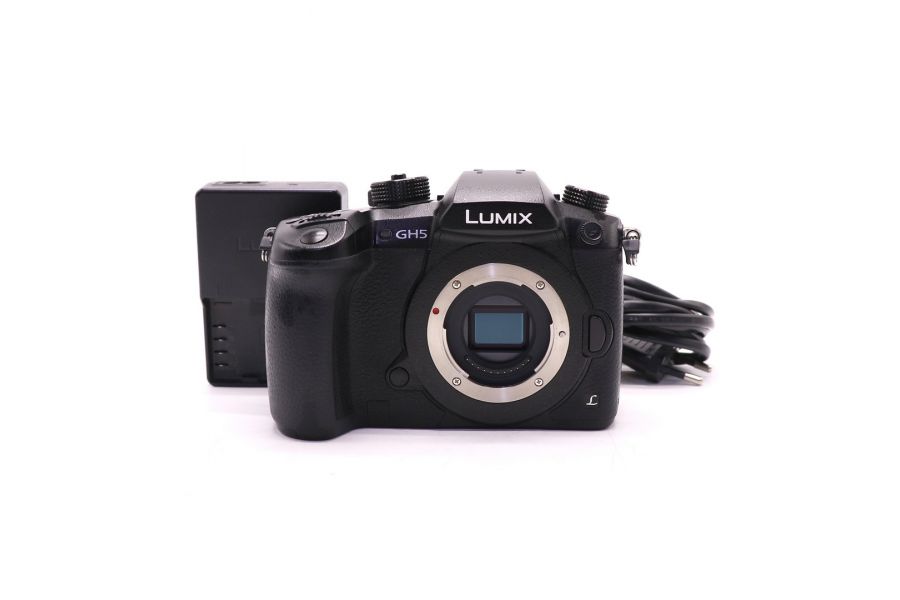 Panasonic Lumix GH5 body (пробег 8165 кадров)