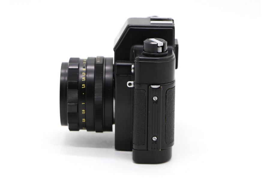 Советский фотоаппарат Зенит 19 kit - Гелиос-44М