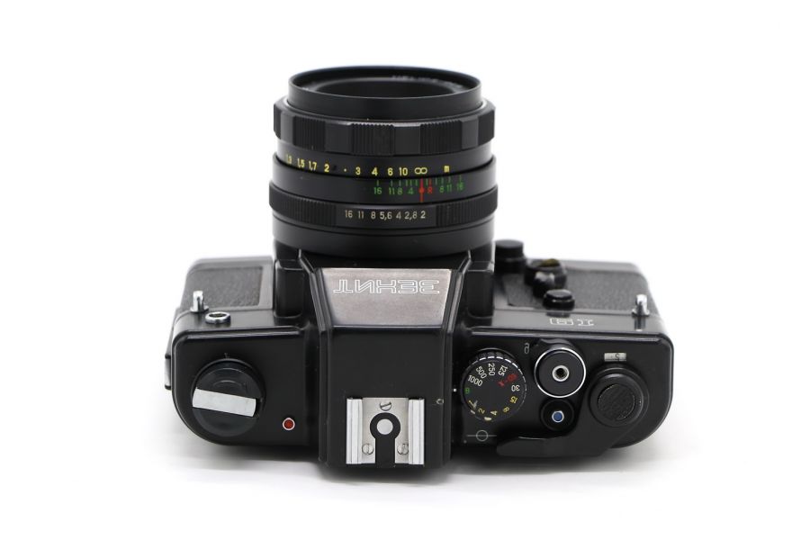 Советский фотоаппарат Зенит 19 kit - Гелиос-44М