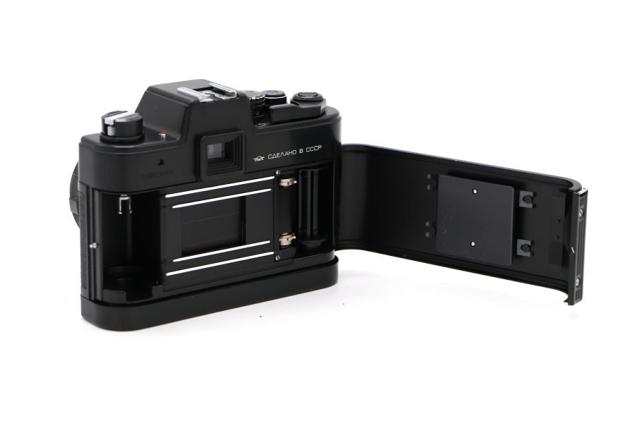 Советский фотоаппарат Зенит 19 kit - Гелиос-44М