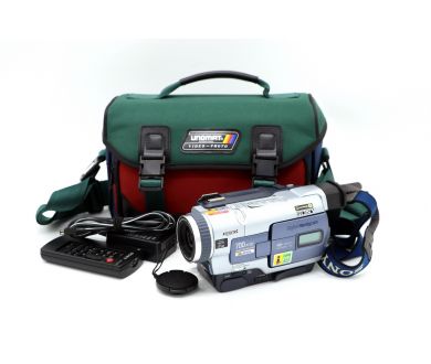 Видеокамера Sony DCR-TRV330E формата Digital8