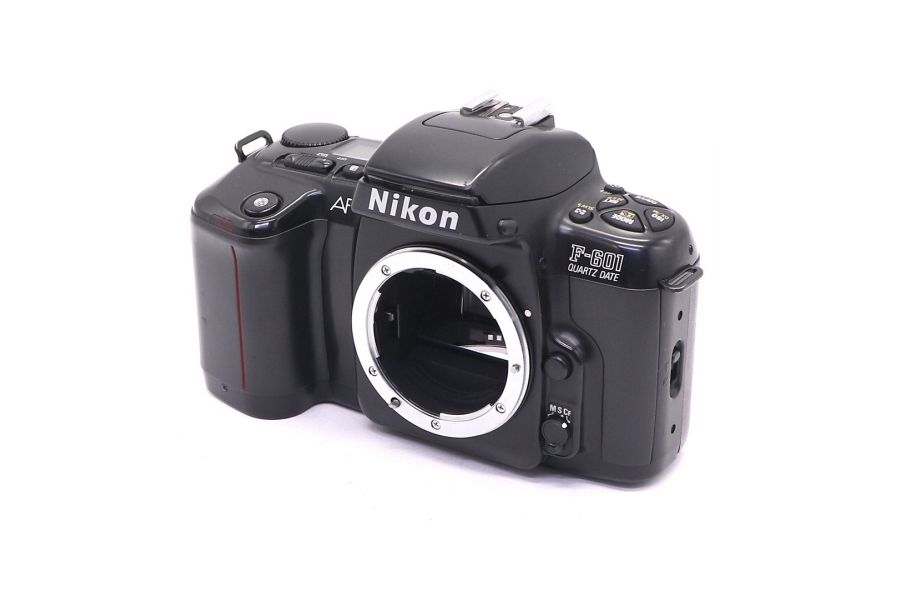 Плёночная камера Nikon F-601 Quartz Date body