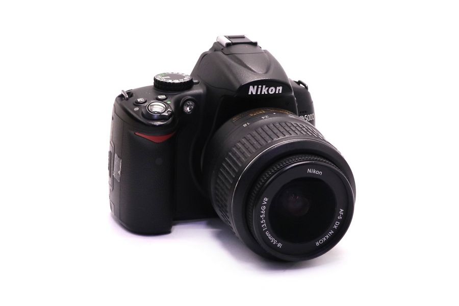 Фотоаппарат Nikon D5000 kit в упаковке (пробег 7110 кадров)