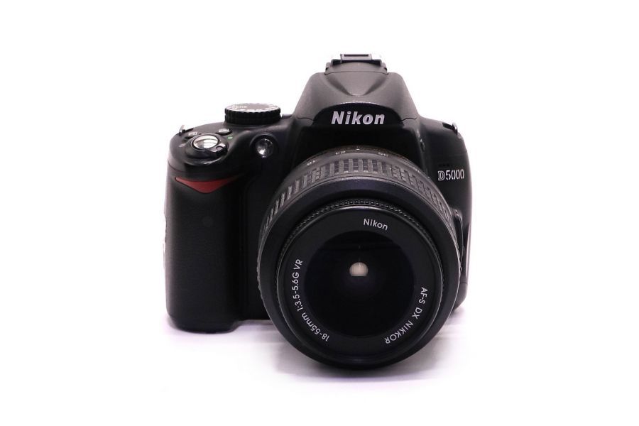 Фотоаппарат Nikon D5000 kit в упаковке (пробег 7110 кадров)
