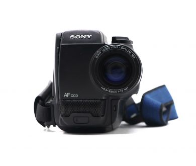 Аналоговая видеокамера Sony CCD-TR330E Video8