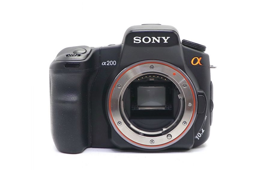 Зеркальный цифровой фотоаппарат Sony A200 body