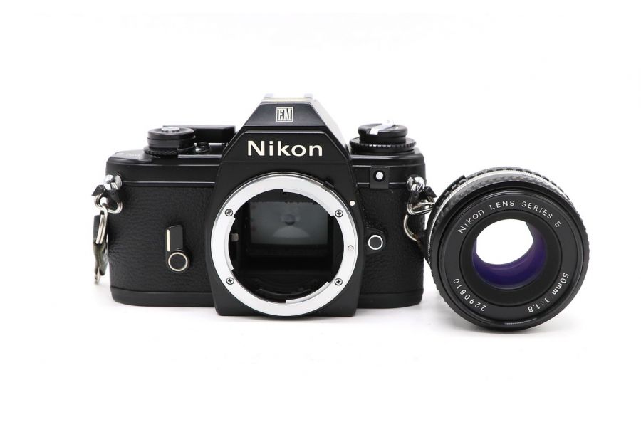 Фотокамера Nikon EM + Nikon 50mm f/1.8 (Japan, 1980)