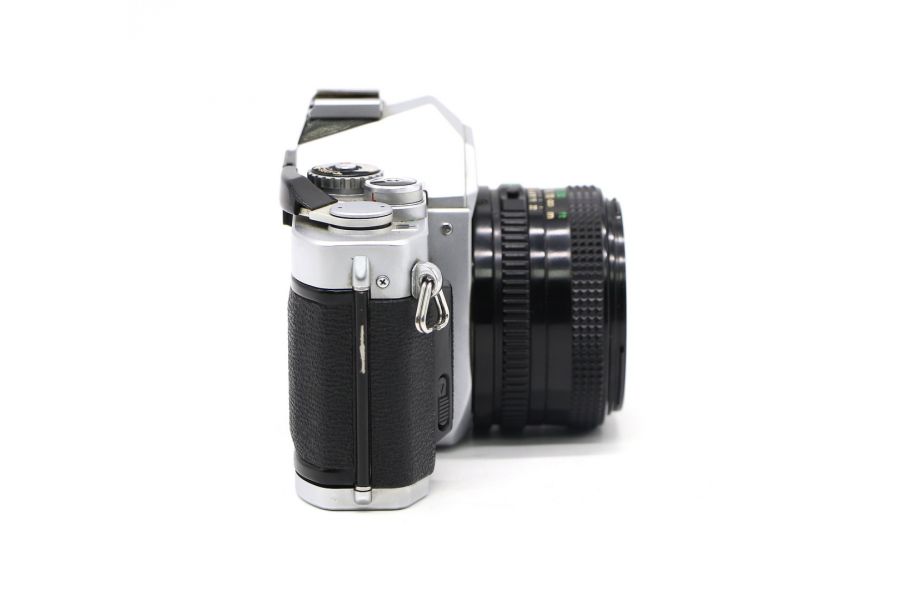 Плёночная зеркальная фотокамера Canon AV-1 kit