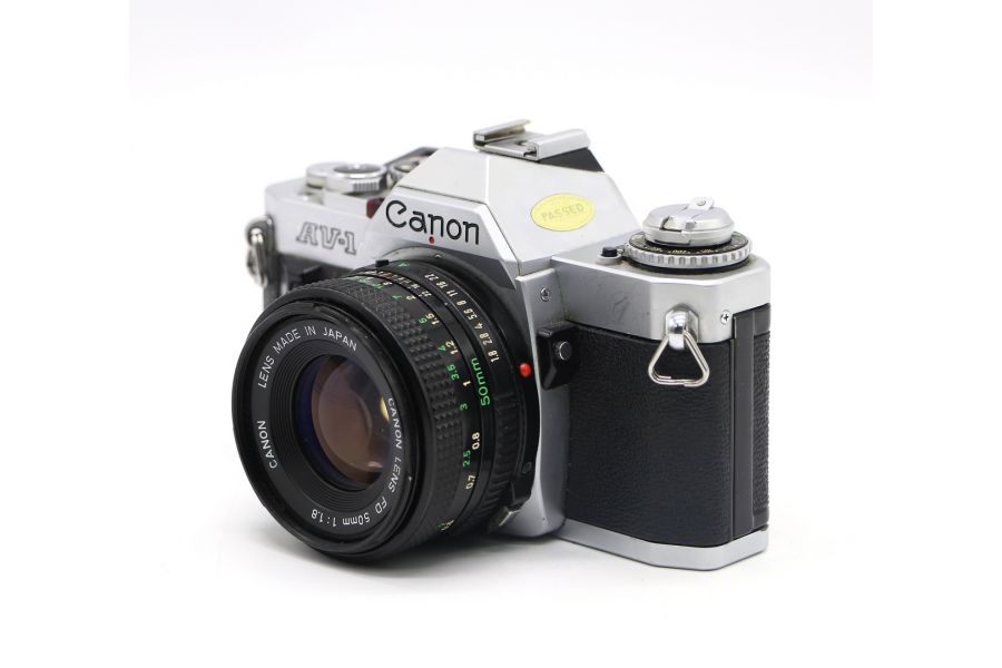 Плёночная зеркальная фотокамера Canon AV-1 kit
