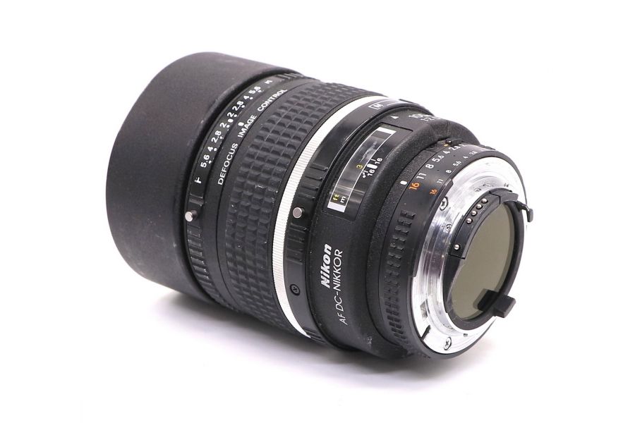 Телеобъектив Nikon 105mm f/2D AF DC-Nikkor (Japan)