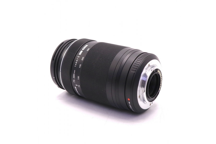 Объектив Olympus M.Zuiko Digital 75-300mm f/4.8-6.7 ED II MSC