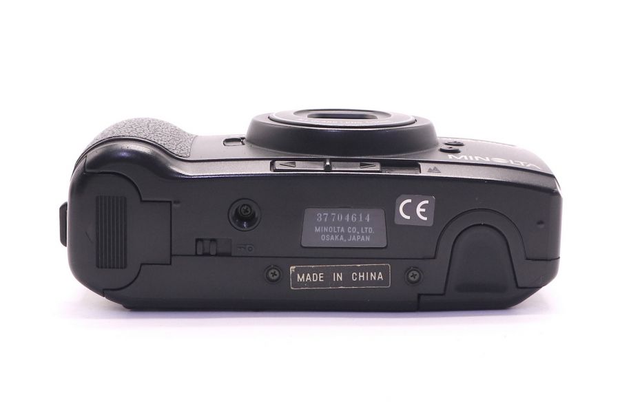 Компактная плёночная камера Minolta Riva 100 AF
