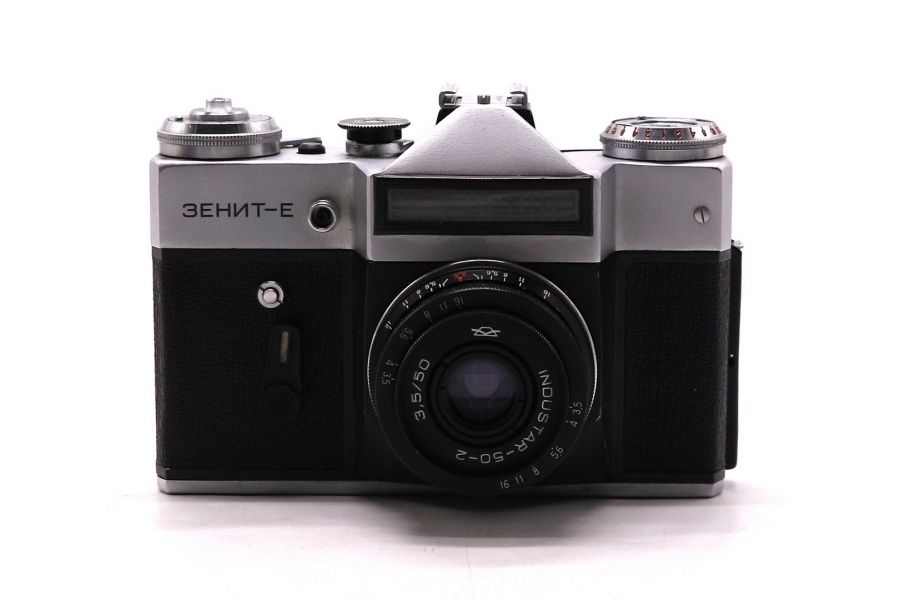 Фотоаппарат Зенит Е + Индустар 50-2 kit в упаковке