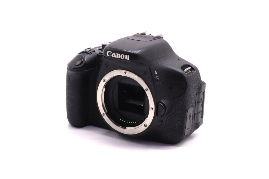 Камера Canon EOS 600D body (пробег 26500 кадров)