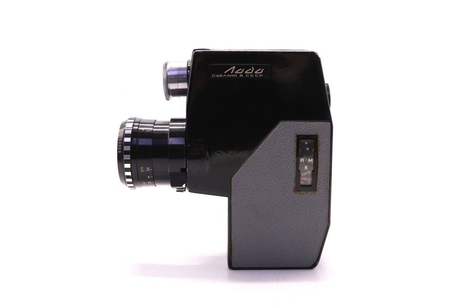 Советская узкопленочная киносъёмочная камера Лада