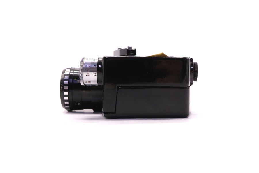 Советская узкопленочная киносъёмочная камера Лада