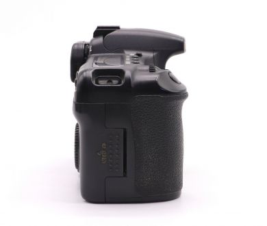 Цифровой зеркальный фотоаппарат Canon EOS 30D body
