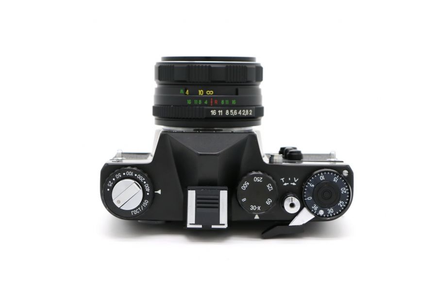 Зеркальный фотоаппарат Зенит 12СД в упаковке