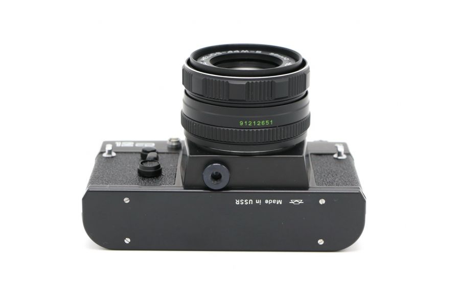 Зеркальный фотоаппарат Зенит 12СД в упаковке