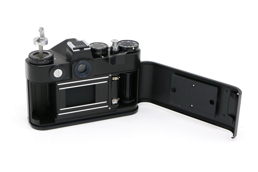 Зеркальный фотоаппарат Зенит 12СД в упаковке